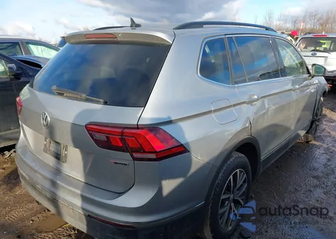 2020 Volkswagen Tiguan 2.0T Se/2.0T Se R-Line Black/2.0T Sel из США, поврежденный, VIN 3VV2B7AX9LM003098